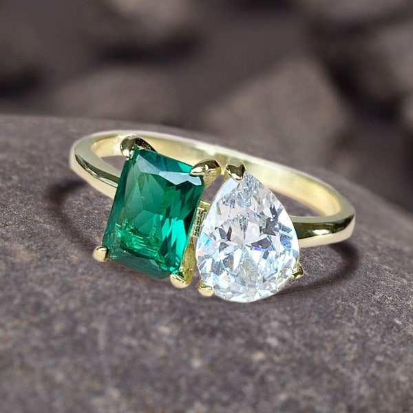 Moissanite Engagement Ring Vintage Wedding Ring, Emerald & Moissanite Ring,  18K Gold Ring Dainty Ring Two Stone Ring Toi Et Moi Ring