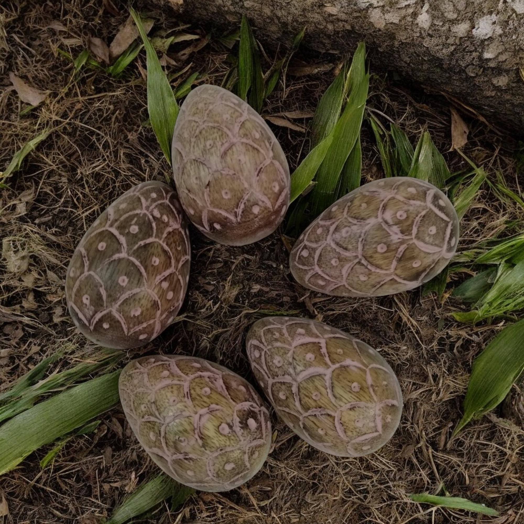 Set of 5 Wooden Pink Fake Eggs – Hand Painting, Crafting, and Easter Decoration for Pretend Play and DIY Projects