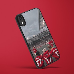 Mainoo Garnacho Hoijland Manchester United Football Club Funda para teléfono iPhone 14 iPhone 13 iPhone 12 iPhone 11 iPhone X iPhone 8 iPhone 7 imagen 1
