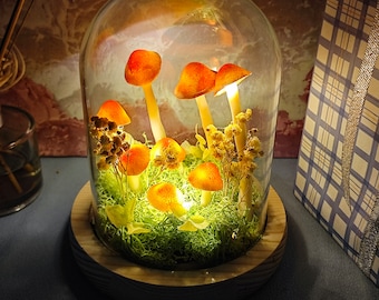 Luces de hongos hechas a mano / Hongo amarillo anaranjado del bosque / Lámpara de hongos original / Luz de regalo / Regalo creativo / Iluminando la magia de la naturaleza
