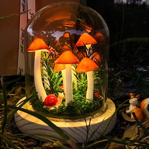 Lampada a forma di fungo rosso fatta a mano / Luce notturna a forma di lumaca e fungo / Magia della foresta fatata luminosa / Luci fatate / Luce regalo / Regalo di compleanno