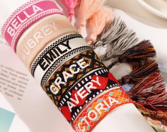 Bracelet tissé brodé personnalisé pompon cadeau amitié Boho texte personnalisé réglable tressé bohème hippie EVJF maman adolescent enfant