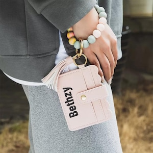 Llavero personalizado cartera pulsera lindo mini cuero ID tarjeta titular con cuentas pulsera llavero nombre personalizado monograma regalo sus mujeres