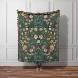 Cottagecore Floral Woven Blanket Vintage Tapestry Hanging Boho Home Decor Cotton Cozy Throw Wildflower Jacquard Fringed Gift Him Her Couple