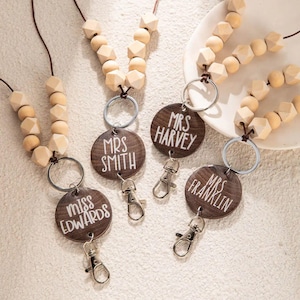 Nom personnalisé Boho lanière en bois avec perles Badge personnalisé porte-étiquette cadeau de remerciement pour enseignant sa carte d'identité rétro échappée scolaire travail