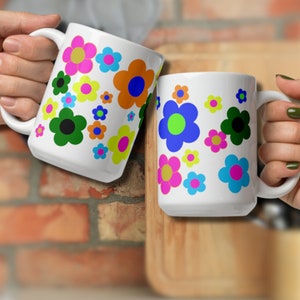 Tazza da caffè a forma di fiore, regalo per lei, idea regalo per il lavoro, margherita floreale, 11, 15, 20 once, grande, funky, groovy, hippy, anni &#39;60, &#39;70, psichedelico, dormitorio