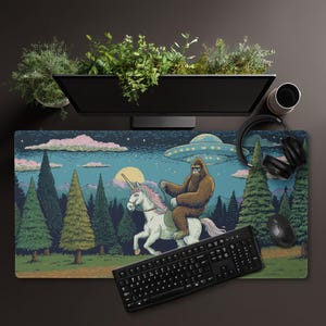 Sasquatch Einhorn UFO Schreibtisch Yeti Bigfoot Lustige Dekoration niedliche Alien fliegende Untertasse skurriles Kryptid Monster Cartoon-Stil Extra Groß