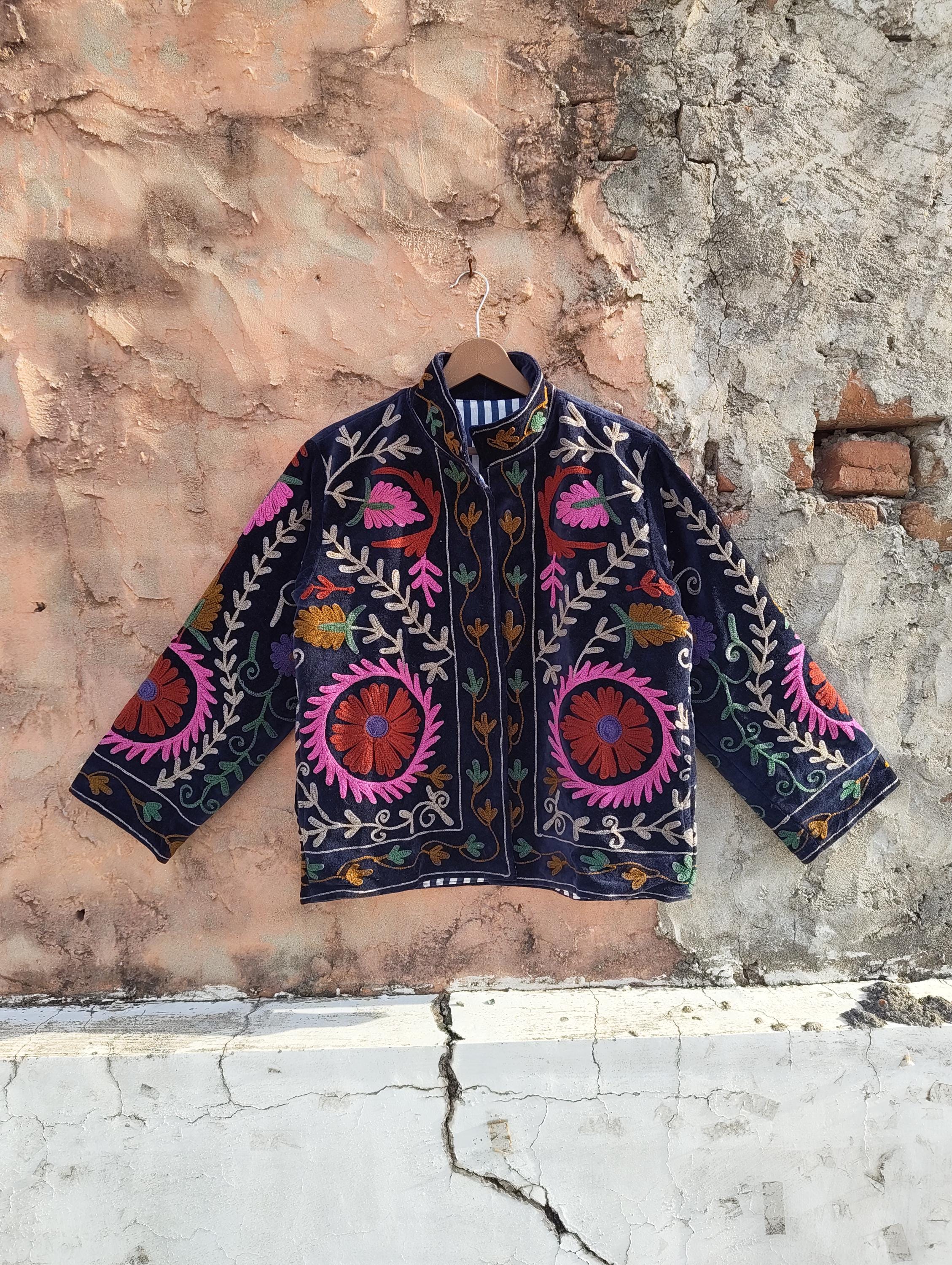 手刺繍ベルベットジャケット：ボヘミアン風花柄コート - Etsy 日本