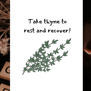Niepowtarzalna karta z kalamburem Get Well, Take Thyme to Rest, Zupa gulaszowa potrzebuje przyprawienia, Szybki powrót do zdrowia, Karty z kalamburami. Zaprojektowane przez StudioShine