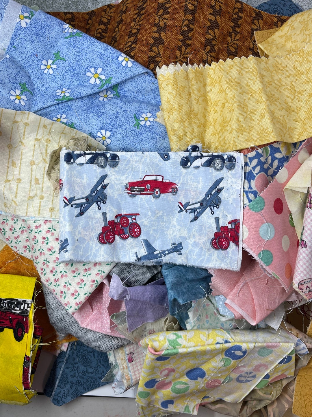 Fabric Scrap Pack: Assorted 100% Cotton Lot by the Pound pictures Are