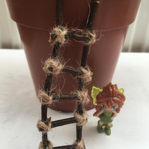 Miniatur handgefertigte Elfen-Gartenleiter