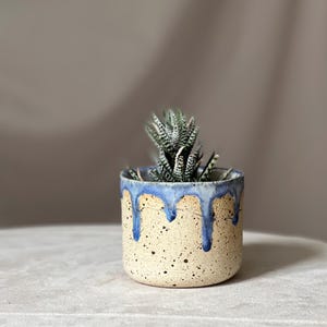 Handmade Ceramic Planter with Blue Dripping Glaze – Unique Pot Cover for Indoor Plants – Boho & Minimalist Decor