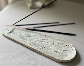 Handgefertigter Keramikhalter mit Löscher – ein klassischer Räuchergefäß | Japandi-/Wabi-Sabi-Stil