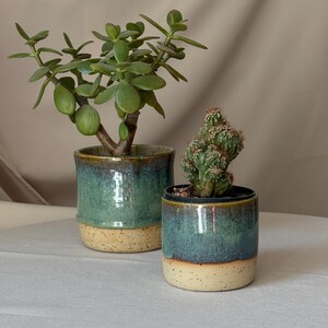 Handgemaakte keramische bloempotdeksel – bruin en blauw glazuur, unieke bloempot, handgemaakte decoratie