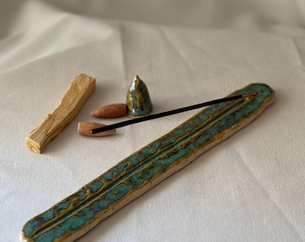 Handgefertigter Keramikhalter mit Löscher – ein klassischer Räuchergefäß | Japandi-/Wabi-Sabi-Stil