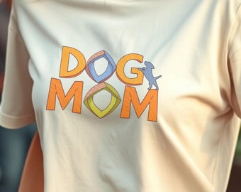 Camiseta Dog Mom: Camiseta de algodón hilado en anillo y teñido en prenda