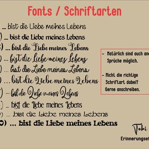 Może przedstawiać: Beżowe tło z czarnym tekstem, kt&oacute;ry brzmi "Fonts / Schriftarten" i zawiera 10 r&oacute;żnych styl&oacute;w czcionek dla frazy "... bist die Liebe meines Lebens". Tekst zawiera r&oacute;wnież "Nat&uuml;rlich sind auch andere Spr&uuml;che m&ouml;glich." i "Nicht die richtige Schriftart dabei? Gerne anschreiben."