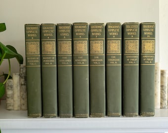 Libros antiguos de William Makepeace Thackeray - libros verdes y dorados