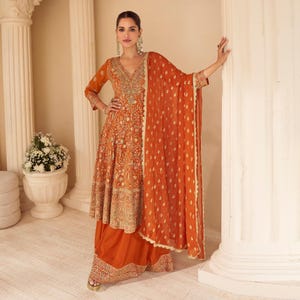 90s indian dressing style BRINGING BACK THE 90s WITH TRENDING FASHION ATTIRES!