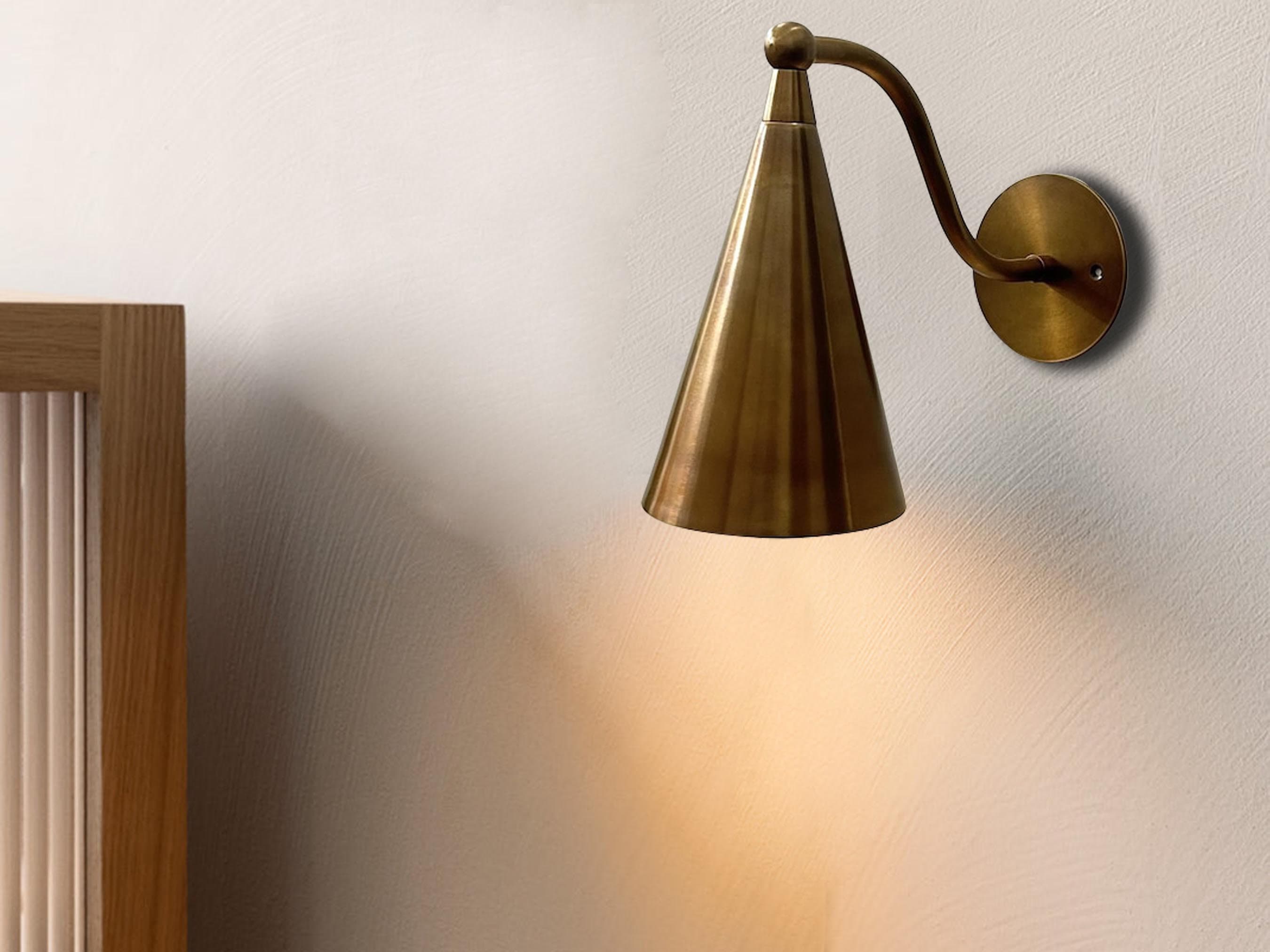 PAIR OF ITALIAN BRASS ARTICULATED WALL LIGHTS BY ALBINI & HELG c