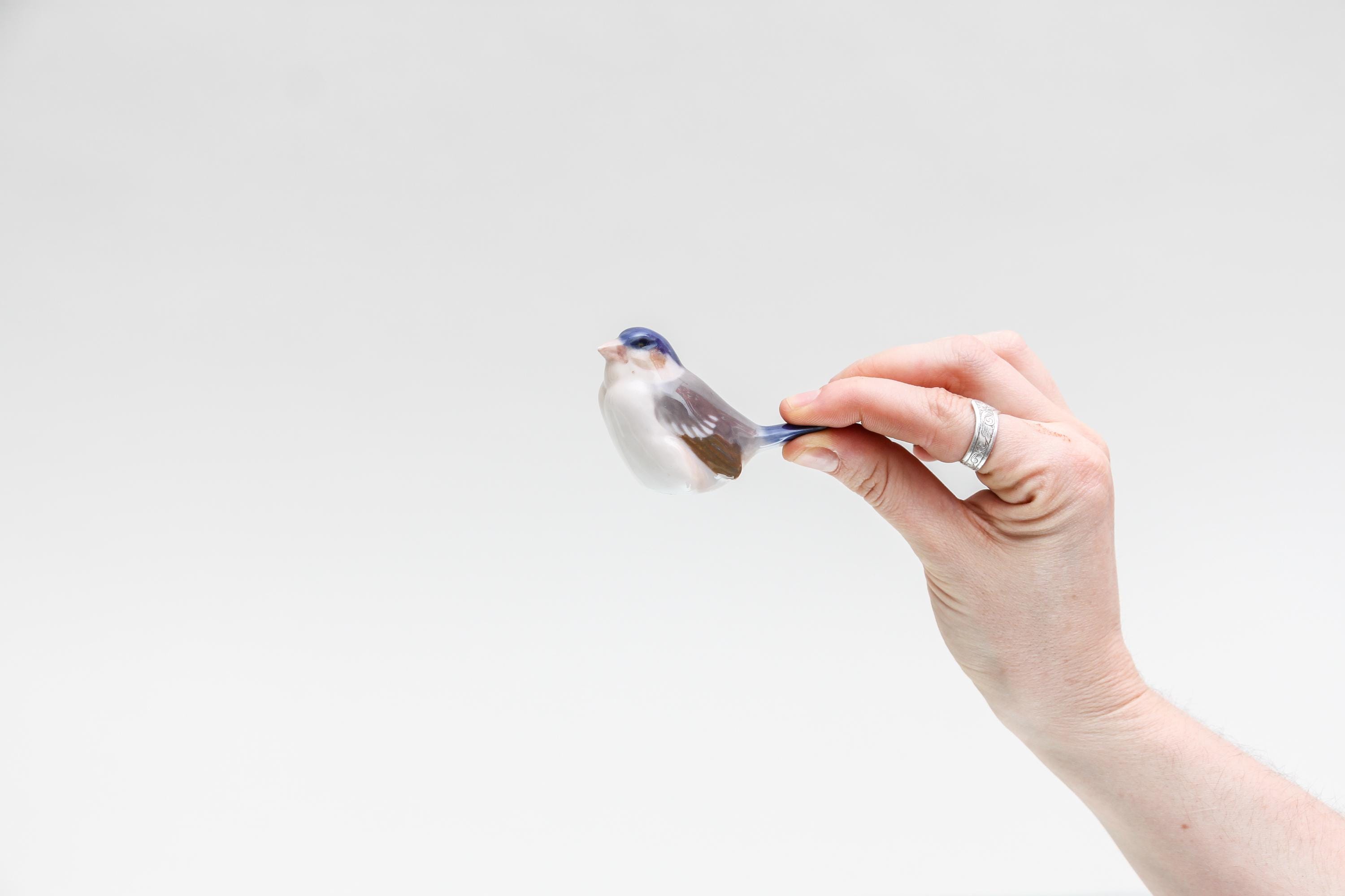 ロイヤルコペンハーゲン磁器の鳥の置物：手描きのヴィンテージスズメの