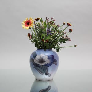 ROYAL COPENHAGEN Mid Century Vase made from Blue White Porcelain – Danish floral vase with butterflies farmhouse charm