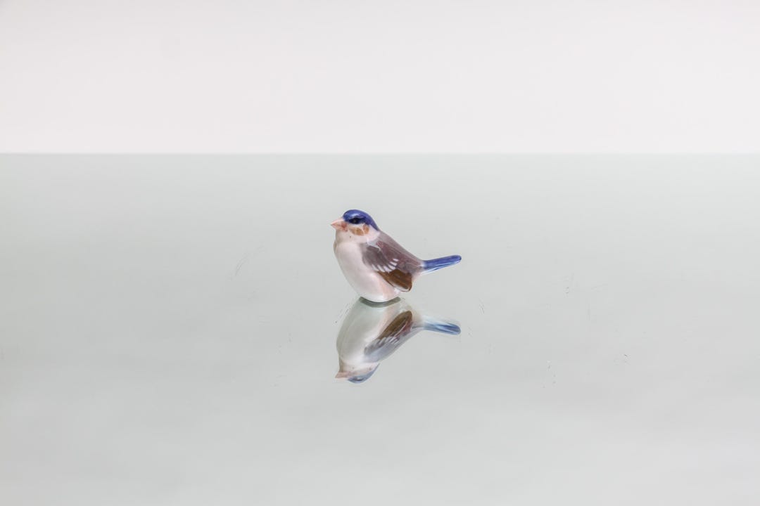 ロイヤルコペンハーゲン磁器の鳥の置物：手描きのヴィンテージスズメの