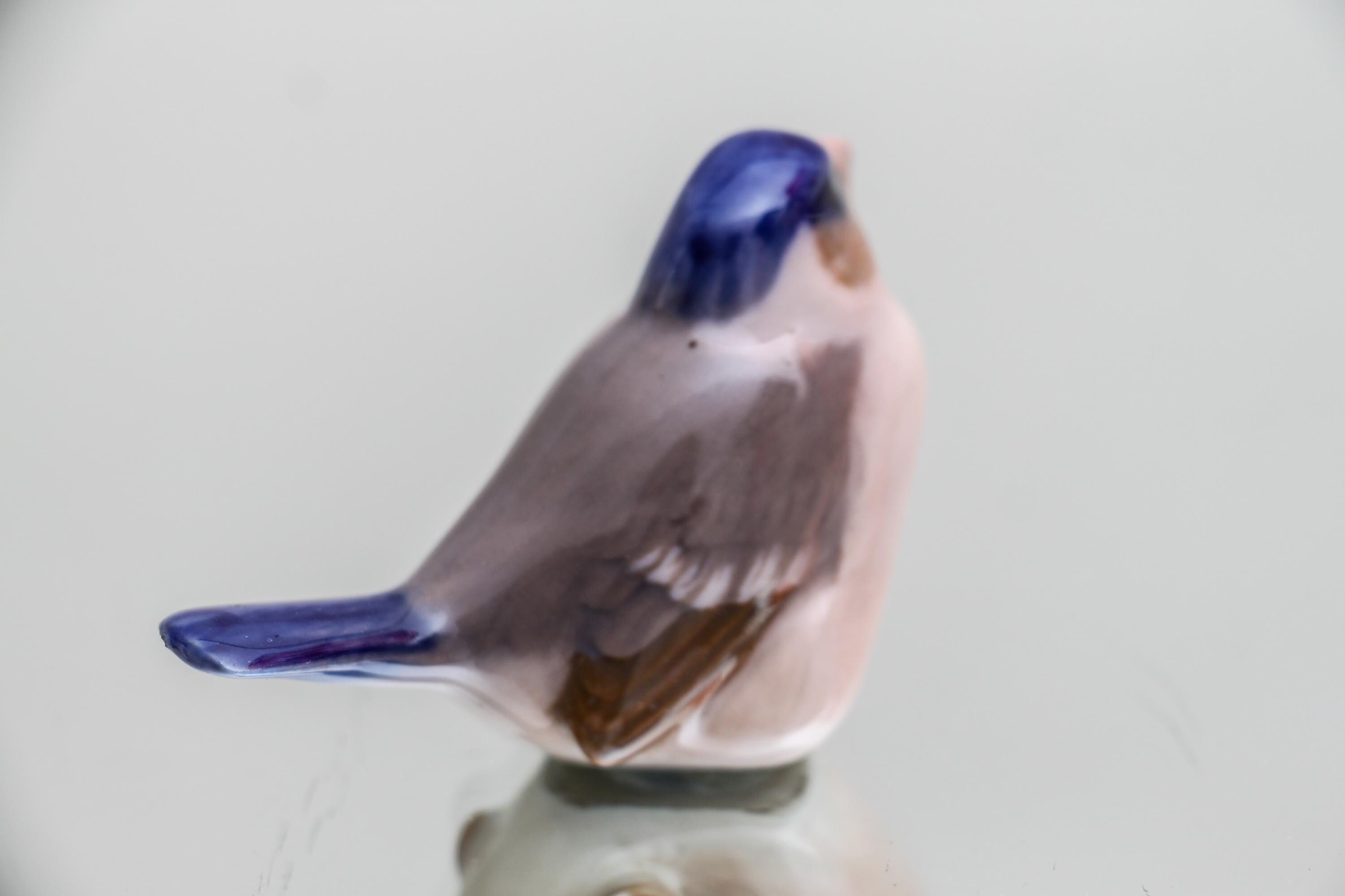 ロイヤルコペンハーゲン　磁器　鳥の置物 ロイヤルコペンハーゲン磁器の鳥の置物：手描きのヴィンテージスズメの