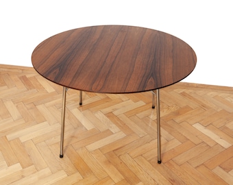 Round table designed by ARNE JACOBSEN for Fritz Hansen, Denmark 50s, midcentury Round table made of teak wood