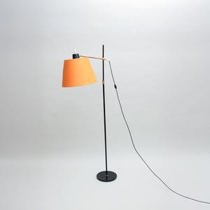 Lampadaire années 50 en noir élégant - liseuse vintage avec abat-jour orange, magnifique lampadaire rockabilly