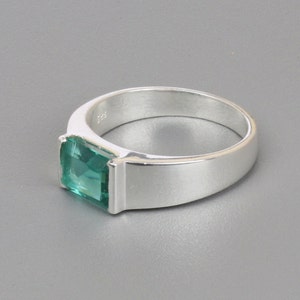 Green Emerald Ring In 925 Sterling Silver, Men&#39;s Ring, Anniversary Ring, Wedding Ring, Emerald Men&#39;s Ring, Gift for Him, Men&#39;s Signet Ring