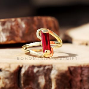 Red Garnet Ring, Solitaire Engagement Ring, 18k Gold Ring, Rectangle Bar Gemstone Ring, Dainty Weeding Rings, Anniversary Gift, Promise Ring