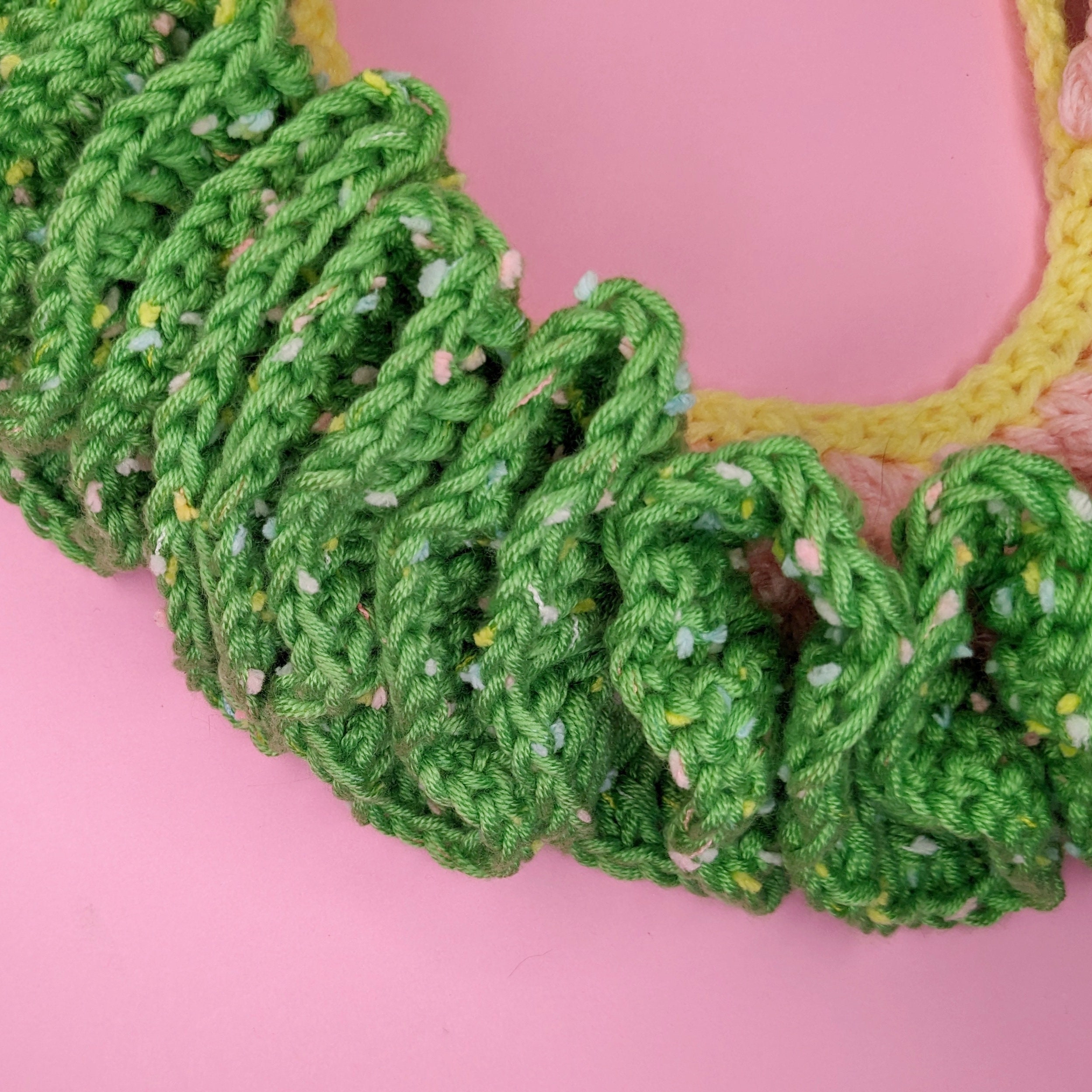 Green Vs Ruffly Ruffly Pastel Pink, Yellow and Green Garden Flowers Clown Collar/ruff ...