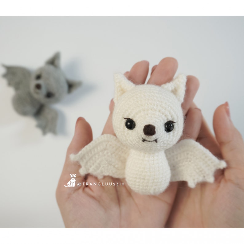 Petite chauve-souris au crochet Petite chauve-souris Amigurumi Motif Halloween Modèle FRANÇAIS dans un fichier PDF image 3