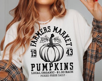 Fall Harvest Market Sweatshirt: Pumpkins, Autumn Women's Tee