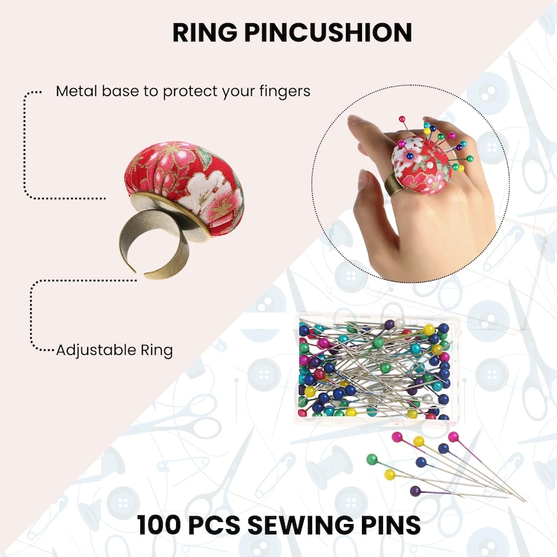 Pu&ograve; includere: Un cuscino portaspilli ad anello floreale rosso, con anello regolabile e base in metallo. L'immagine mostra anche una mano che indossa il cuscino portaspilli e una scatola di 100 spilli da cucito con teste colorate. Il testo recita "RING PINCUSHION" e "100 PCS SEWING PINS."