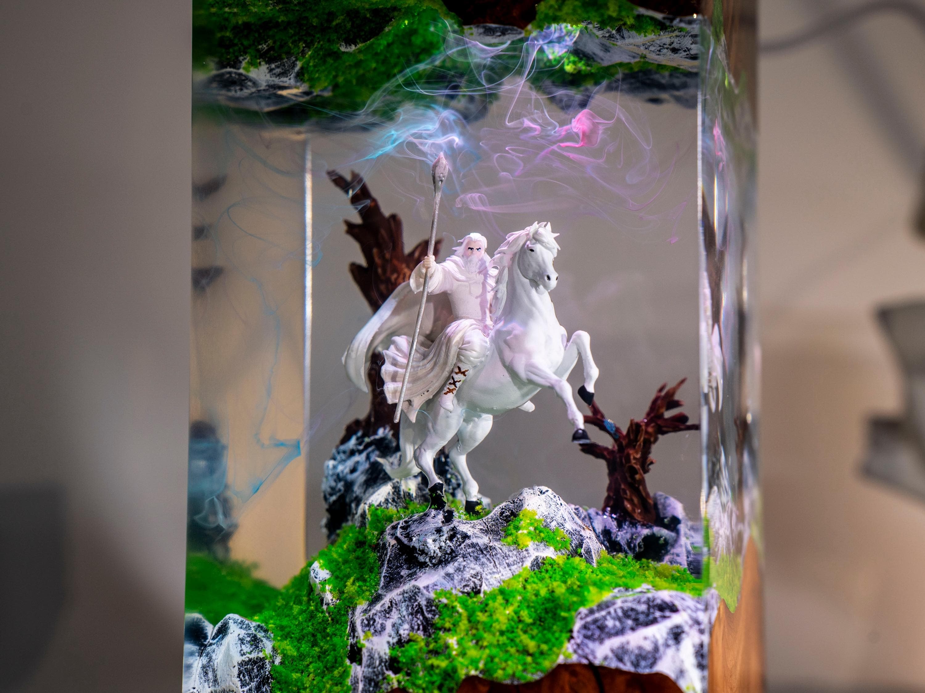 Handmade White Wizard Resin Lamp – lord of the rings resin lamp, gift for him