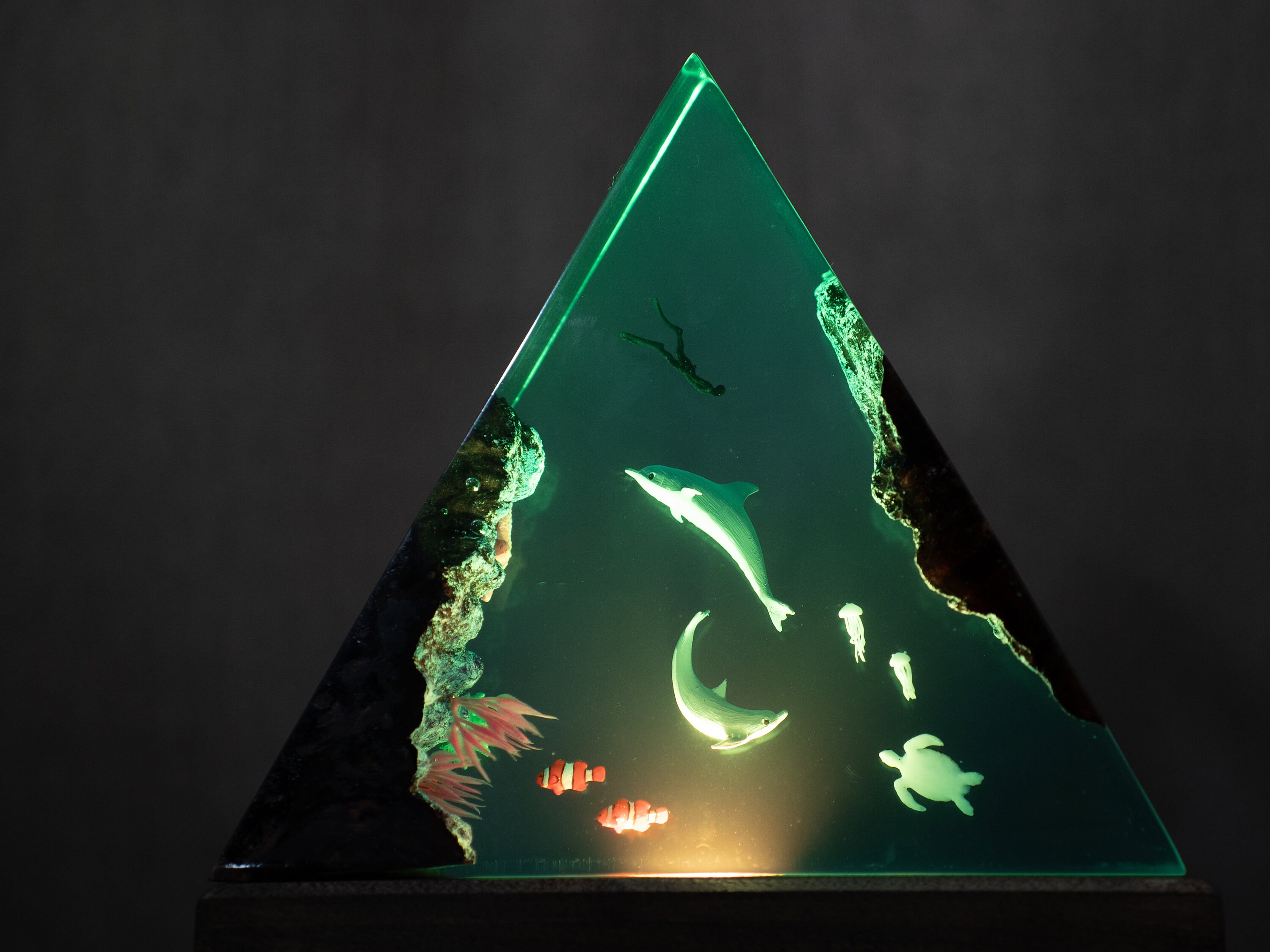 Dolphins Resin Night Light- Sea Creatures, Unique Gift for Ocean Lovers, Handmade Ocean Decor