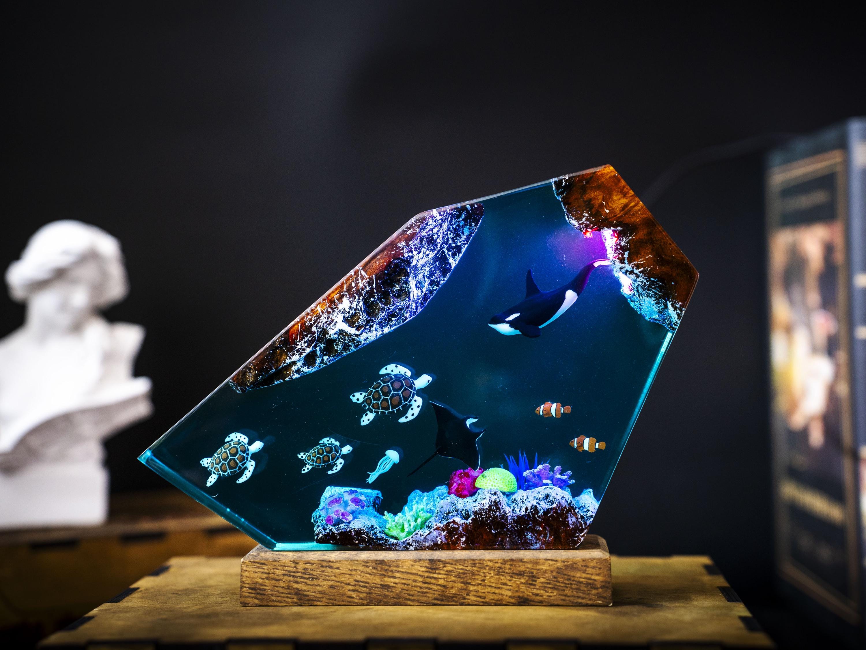 Orcinus orca vs Sea Turtle Resin Ocean Lamp – Handmade Night Light with Coral Reef & Manta Rays, halloween gifts, xmas gift ideas