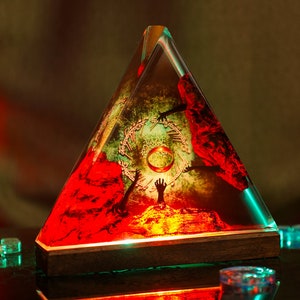 Lampe de bureau en résine Ri.ng OT da.rk lo.rd Veilleuse en résine Sau.ron, décoration de lave de volcan pour espace de vie, cadeau unique pour homme, cadeaux d'anniversaire Rings and logo