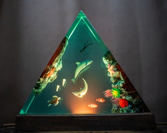 Delfin, Schildkröte & Qualle Harz Nacht Licht- Meeresbewohner, Korallen Schönheit, Einzigartiges Geschenk für Ozean-Liebhaber, Handgemachtes Ocean Dekor, Geschenk für Ihn