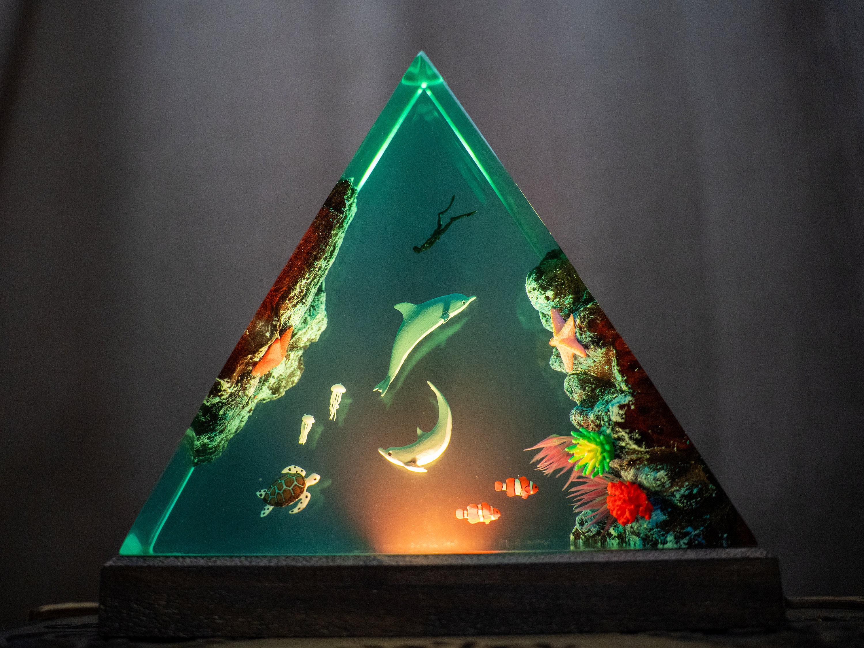 Dolphins Resin Night Light- Sea Creatures, Unique Gift for Ocean Lovers, Handmade Ocean Decor
