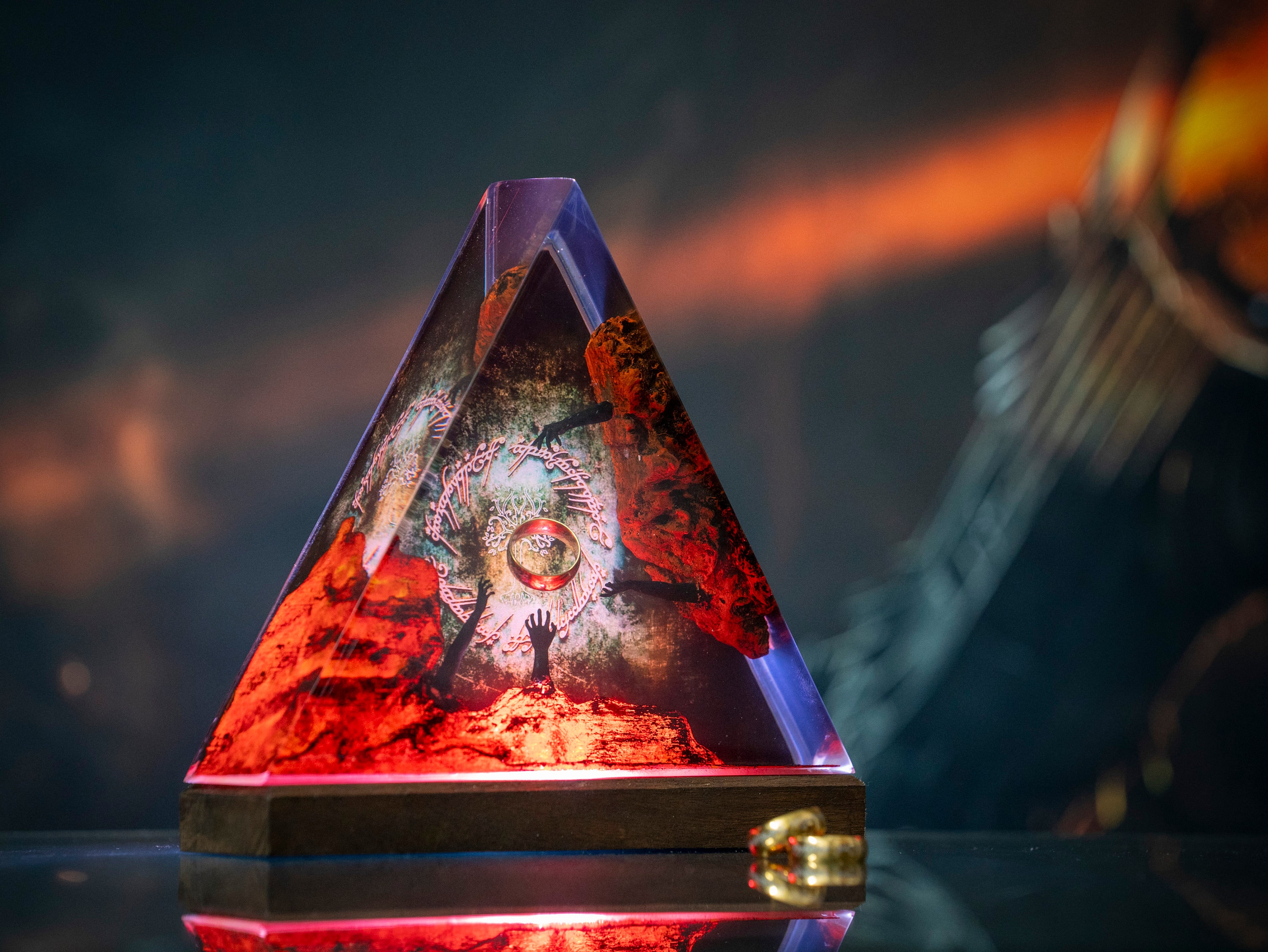 il_fullxfull.6005365808_ms8w Diorama Ring of the dark lord resin lamp, Volcano Lava Decor, Birthday Gift for him, sauron resin lamp