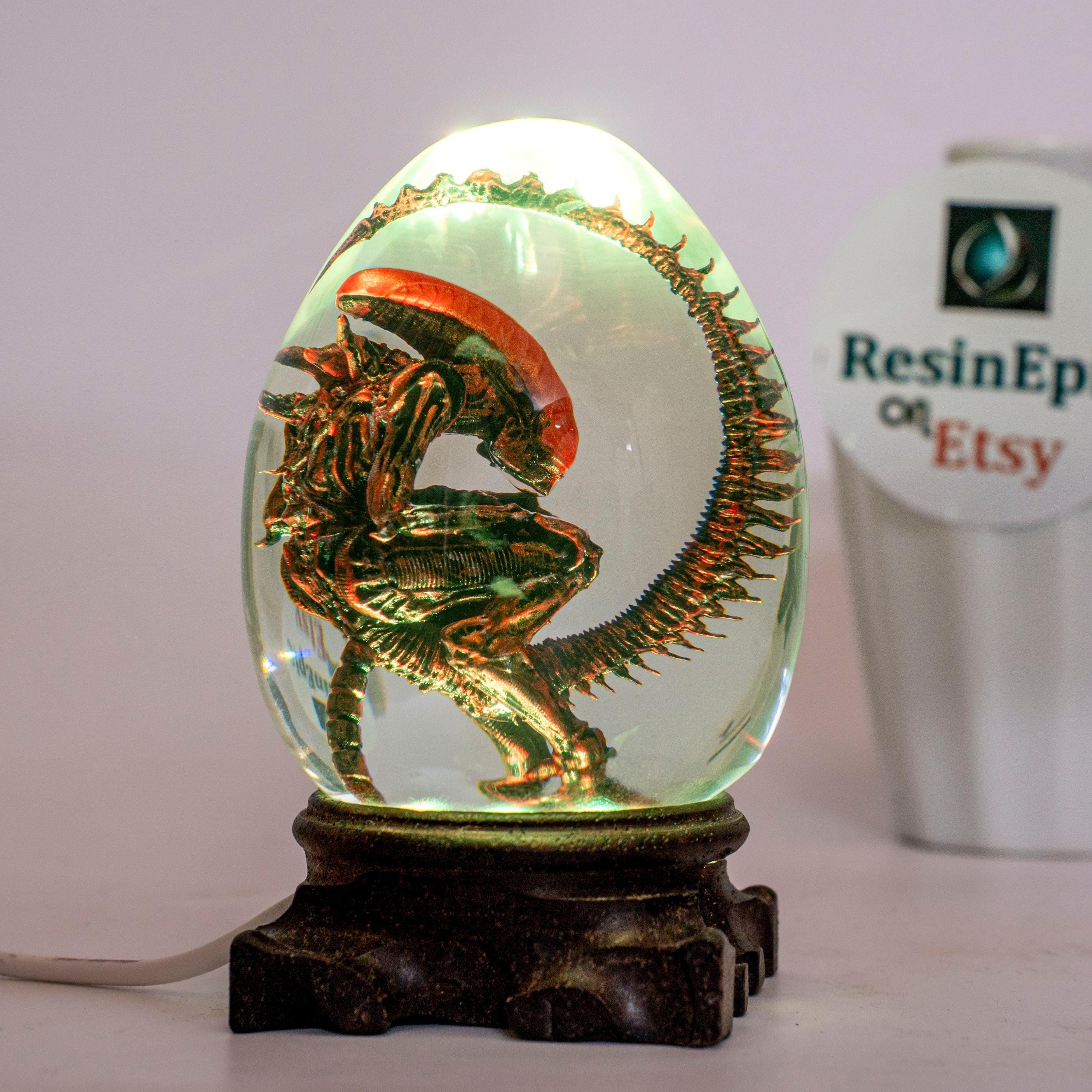 Resin Alien Creature Specimen Lamp – Deep‑Space Horror Egg Night Light, Horror Fan Art Decor, Xenomorph lamp, christmas gift for him