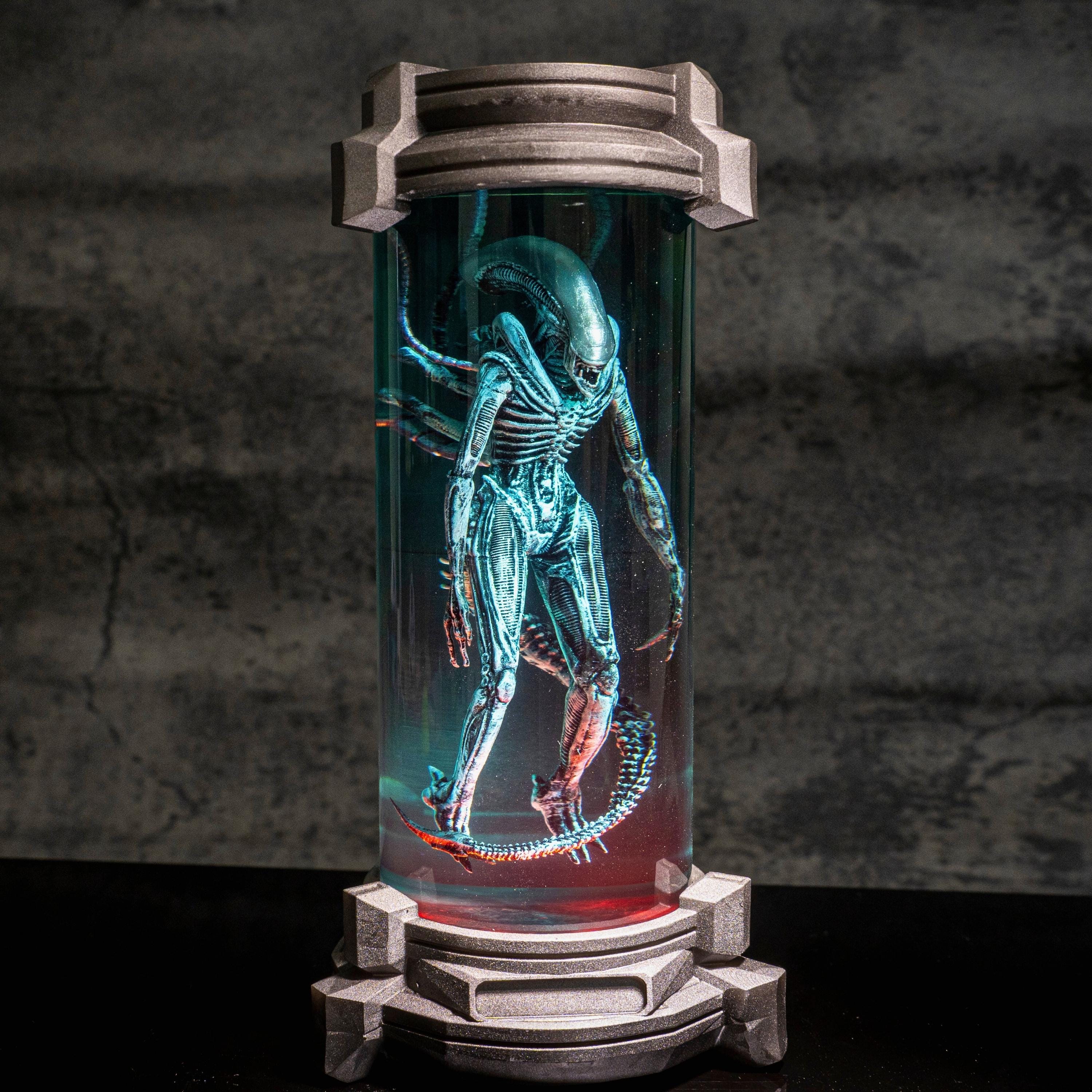 Alien Specimen Resin Lamp – Horror Sci-Fi Egg Light – Creature Containment Decor for Him, Xenomorph Specimen Tube Resin Lamp