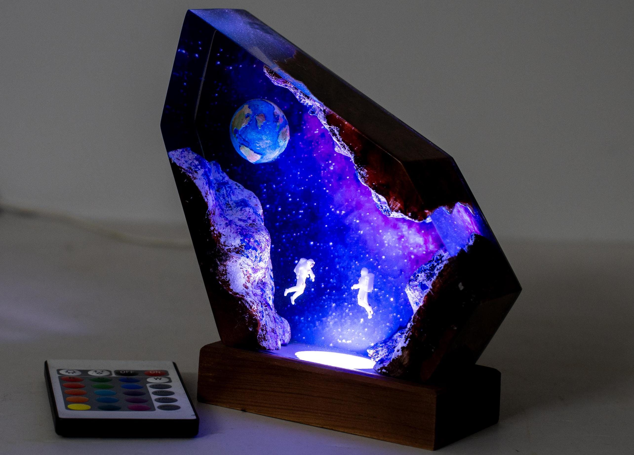 Space Astronaut Epoxy Lamp, Resin Art decor for bedroom, Galaxy Night light, Space Night Lights, mothers day gift