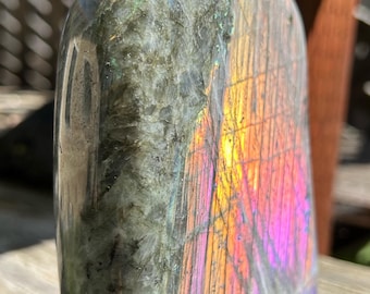 "Labradorit Freeform Betrachtungsstein ""Sunset"" Farben 1,65 Pfund