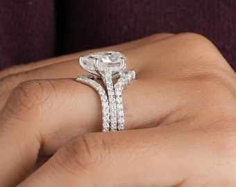 Conjunto de anillo de compromiso de moissanita talla pera con piedra en forma de lágrima y halo oculto, con alianza curva en forma de V a juego. Conjunto nupcial de tres piezas para mujer.