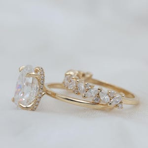 Oval Moissnaite Diamond Claw Prongs Wedding Ring Set Altered Marquise Round Diamond Band Hidden Halo Bridal Ring Set Duo Wedding Ring Set