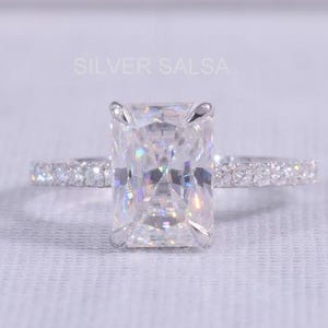 Hidden Halo With Pave Set Radiant Diamond Ring 3 CT Radiant Cut Moissanite Diamond Wedding Ring Vintage 3/4 Eternity Luxury Proposal Ring
